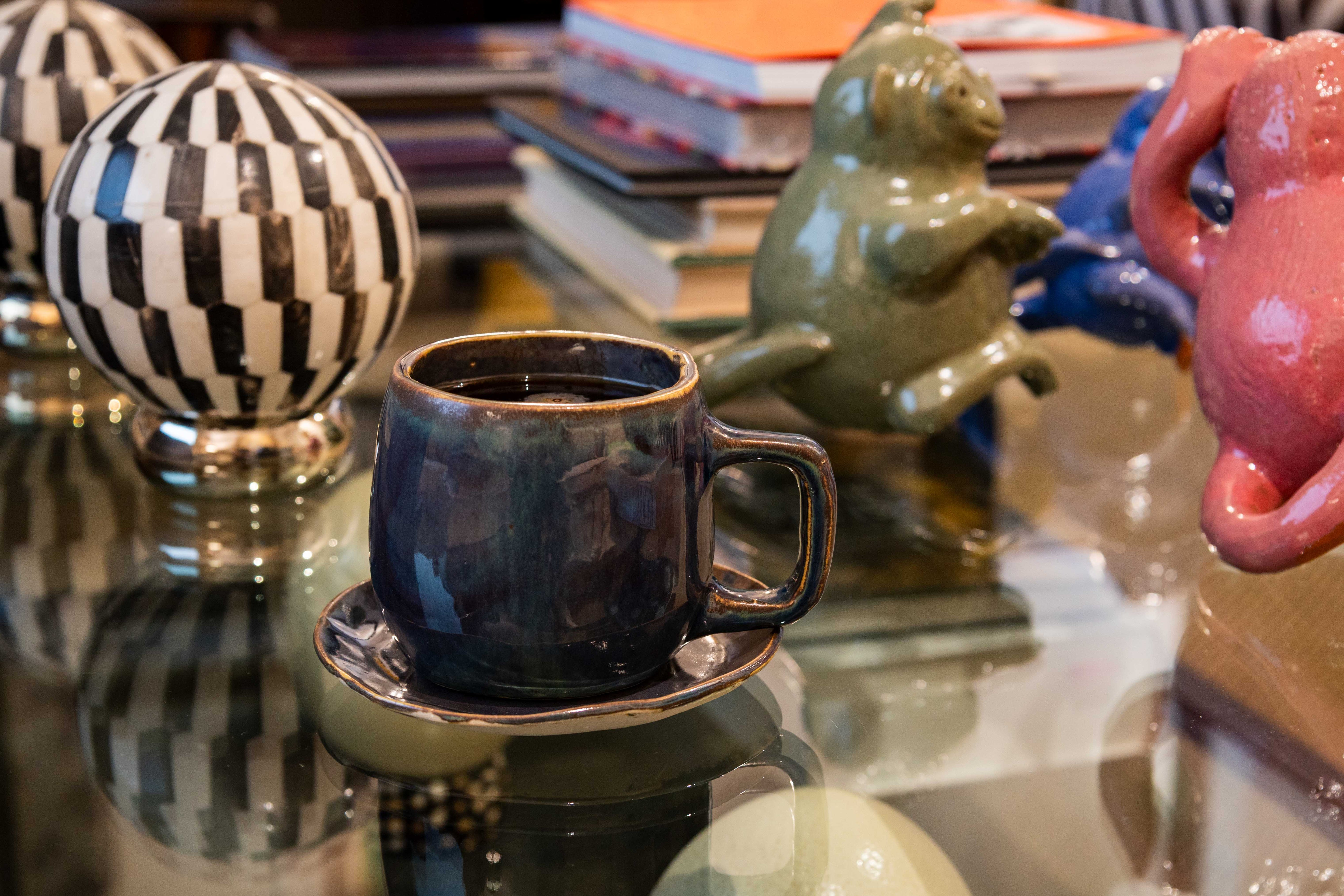 Juego de 4 Tazas MUG (250 ml) con 4 Platos