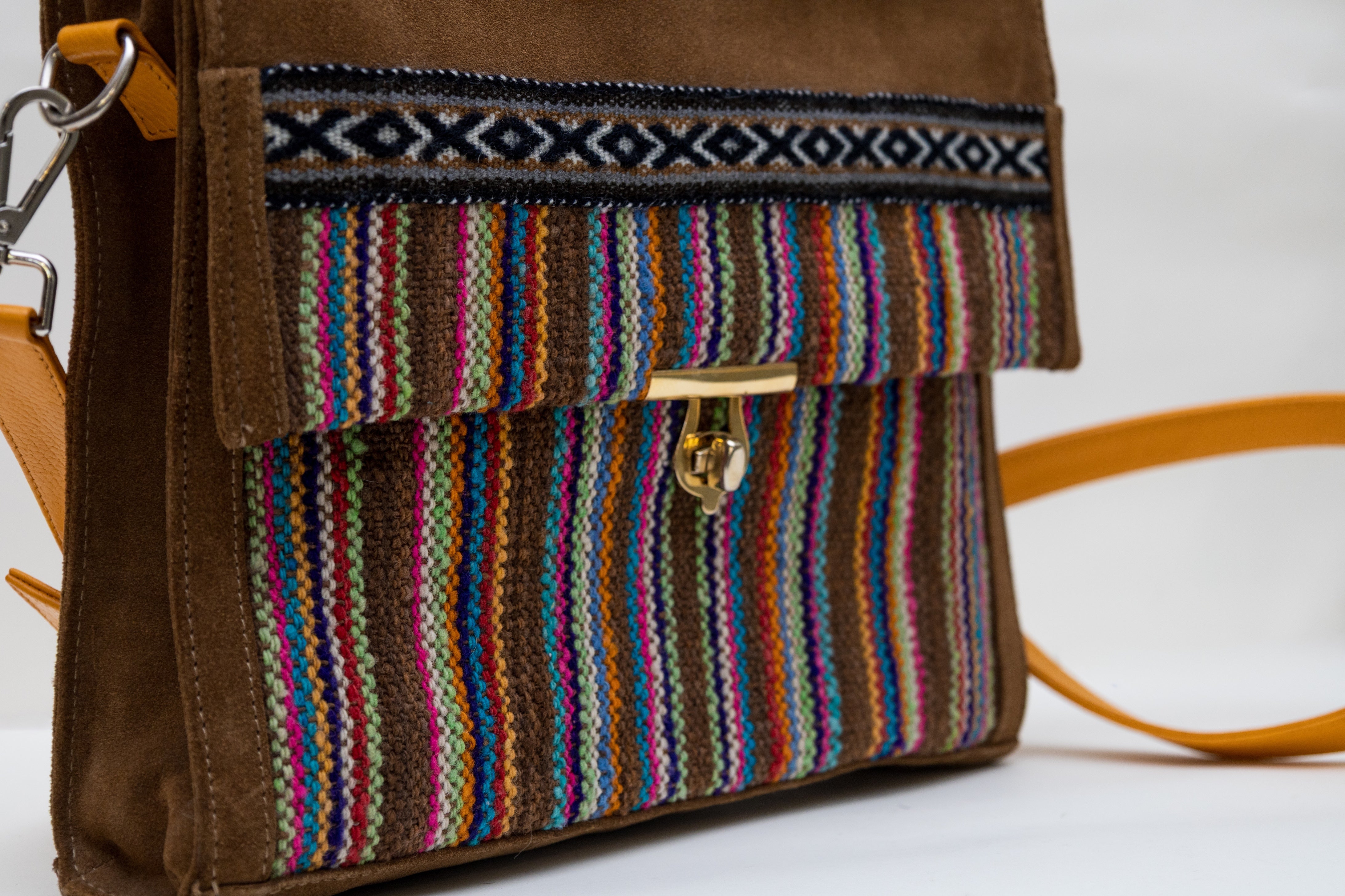 Bolso de Ante con Asa